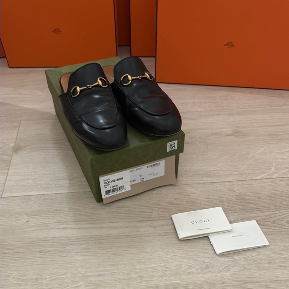 Gucci Black Leather Horsebit Mule Clogs with Gold Hardware - Picture 3 of 5
